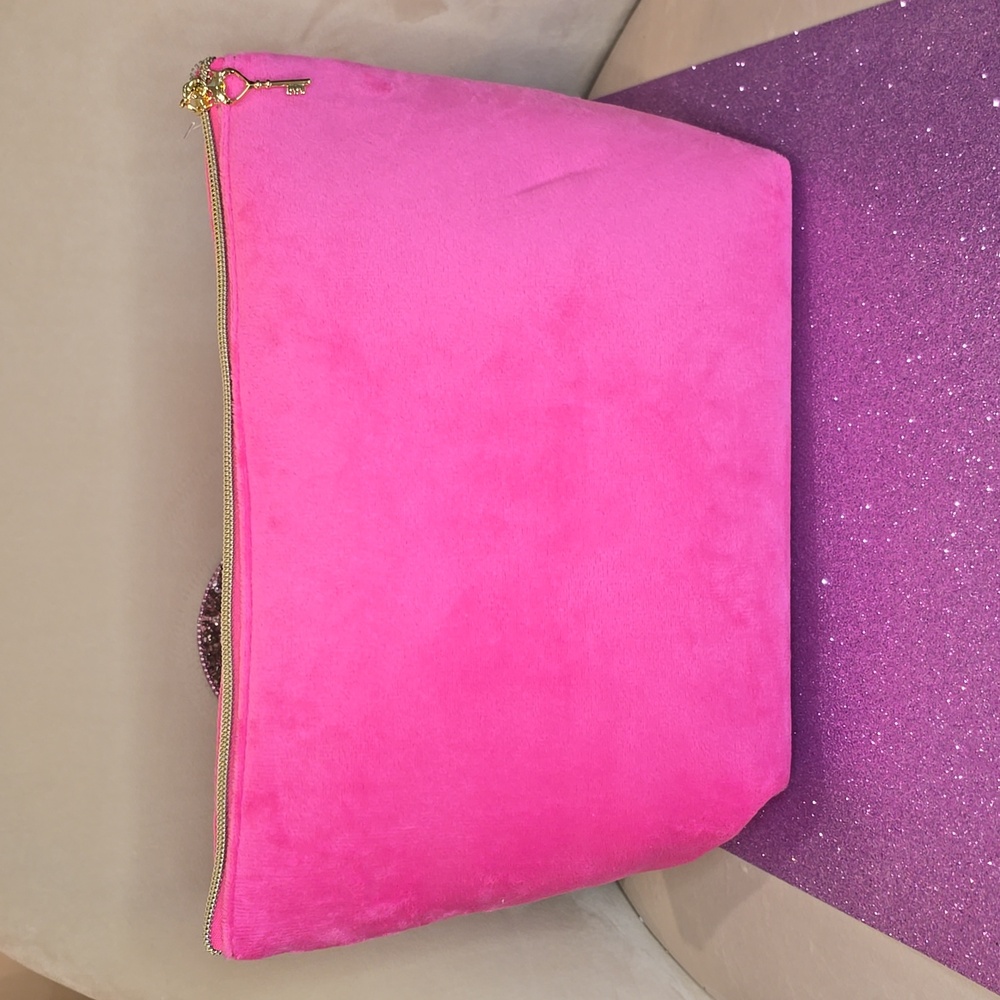 πHPπJuicy Couture πNWOTπ Beautiful Pink Velvety Large Cosmetic Bag!πππ - Picture 8 of 10